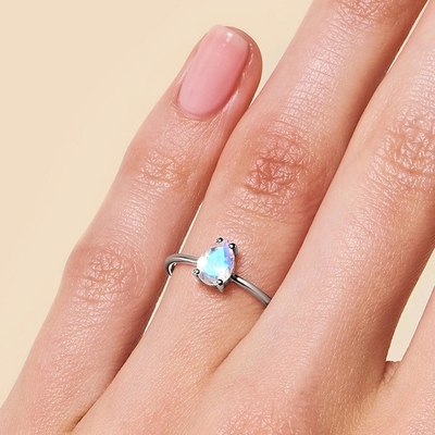 Кольцо Moonstone лакомства отрезка груши, 14K подняло кольцо Moonstone золота простое