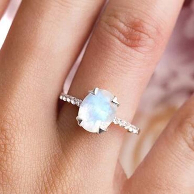 Элегантный покрытый овальный Moonstone установки когтя отрезка с кольцом годовщины женщин захвата колец CZ