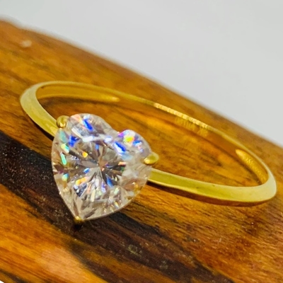 Золото желтого цвета кольца 18K женщин захвата пасьянса Moissanite сердца