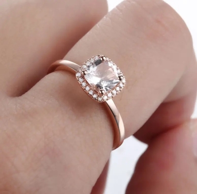 925 стерлинговых серебряных серег тумака Morganite Platedt золота округлой формы розовых