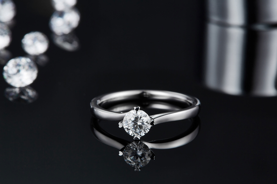 кольцо Moissanite 925 дизайнов ювелирных изделий золота 9K минималистские серебряное
