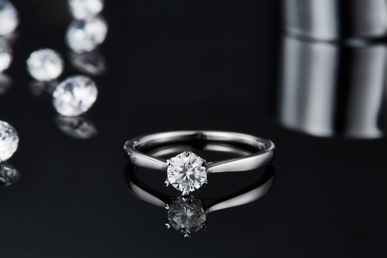 0.5ct формируют ювелирные изделия диаманта лаборатории Hexgonal с серебряными женщинами звенят
