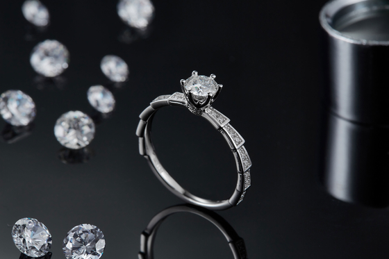 Белое Moissanite уникальные женщины ювелирных изделий диамантов Platineve Sytle и сапфира звенит