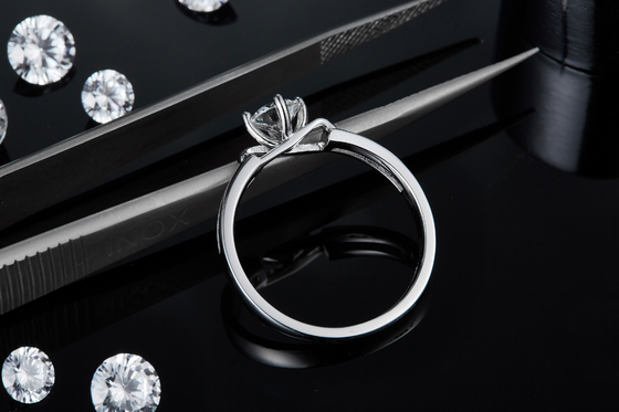 Белый квадрат Moissanite и женщины ювелирных изделий диамантов Platineve сапфира звенят с Silver1.94CTW