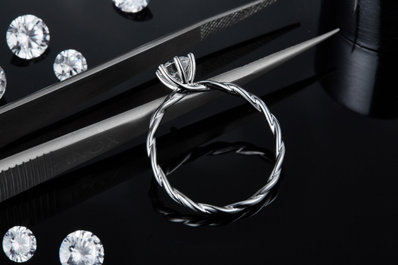 Захват Moissanite для женщин звенит установленные диаманты и золото обручального кольца сапфира белое вымощает