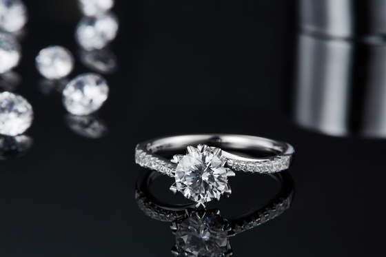 1.30CT белые женщины захвата ювелирных изделий диамантов Platineve Moissanite и сапфира звенят