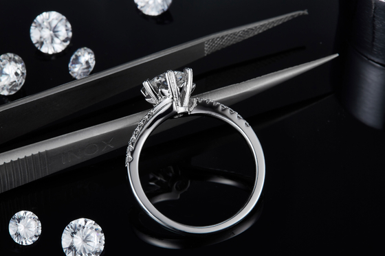 1.30CT белые женщины захвата ювелирных изделий диамантов Platineve Moissanite и сапфира звенят