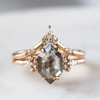 Шестиугольник отрезал соль и кольцо серебра CZ Moissanite 925 перца изогнуло соответствовать