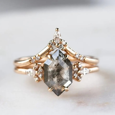 Шестиугольник отрезал соль и кольцо серебра CZ Moissanite 925 перца изогнуло соответствовать