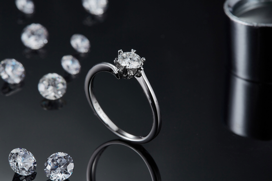Дама 9k вокруг ювелирных изделий великолепия моды кольца серебра 7.5mm Moissanite открытых