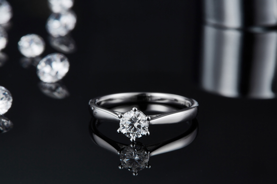 Минималистский отрезок круга белое Moissanite кольца ювелирных изделий 9K свадьбы серебряный CZ