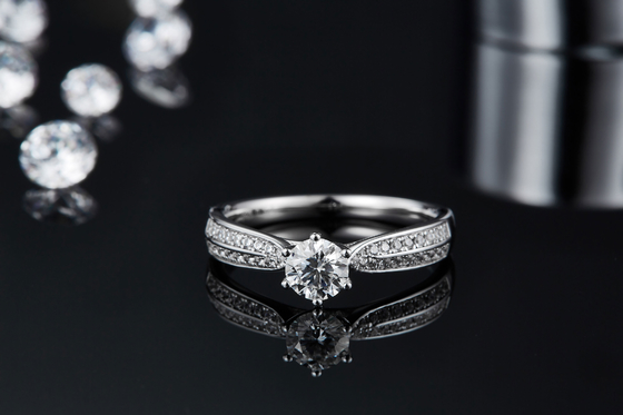 Минималистские ювелирные изделия золота дизайнов 9K, набор кольца Moissanite 925 серебряный