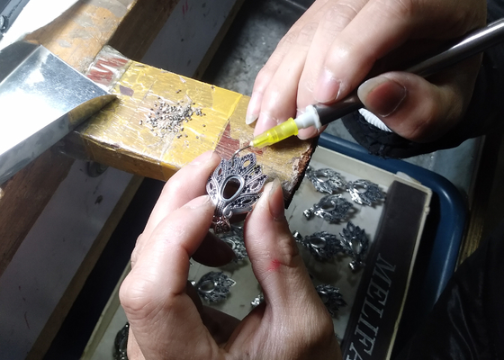 кольцо золота 2MM 0.05ct 5pcs 9K с естественным диамантом для ODM захвата