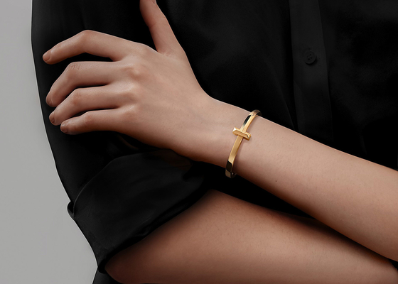 вес Bangle 43.31g T1 18K широким прикрепленный на петлях диамантом для годовщины