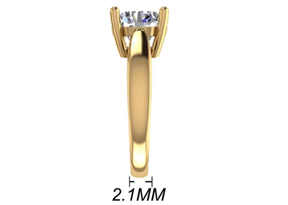 Рука устанавливая украшения чистого золота 14K, круглые кольца с бриллиантом пасьянса отрезка 2.7ct естественные