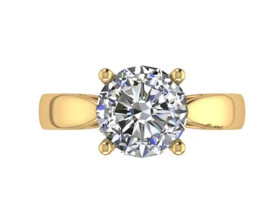 Рука устанавливая украшения чистого золота 14K, круглые кольца с бриллиантом пасьянса отрезка 2.7ct естественные