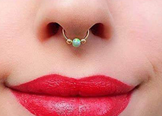 Прошивка носа золота 18K толщины 0.6mm с камнем 2mm круглым