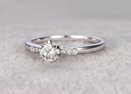 ODM материала белого золота кольца украшений диаманта 5mm Moissanite реальный для ежедневной носки