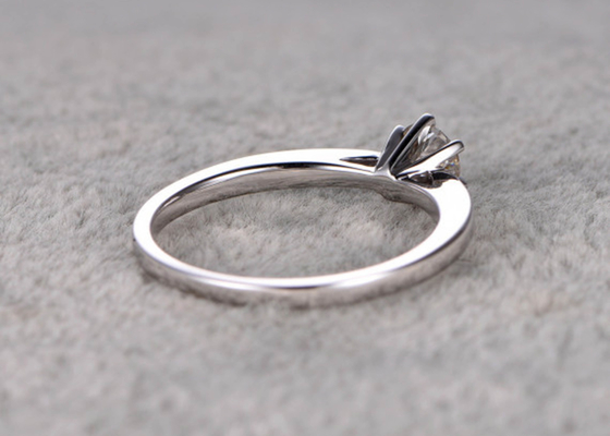ODM материала белого золота кольца украшений диаманта 5mm Moissanite реальный для ежедневной носки