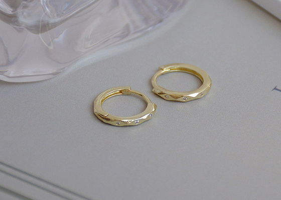 Серьги обруча золота OEM небольшие, геометрический диаметр серег 10mm Huggie