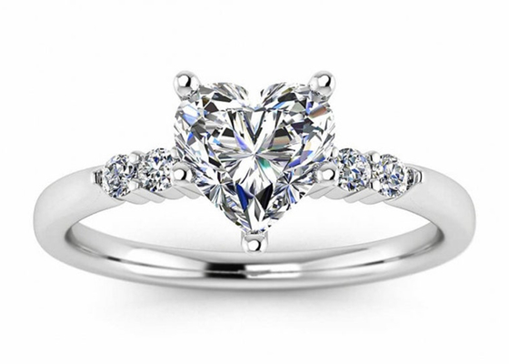 форма сердца кольца 0.8ct 9K серебряная с размером диаманта 6MM лаборатории