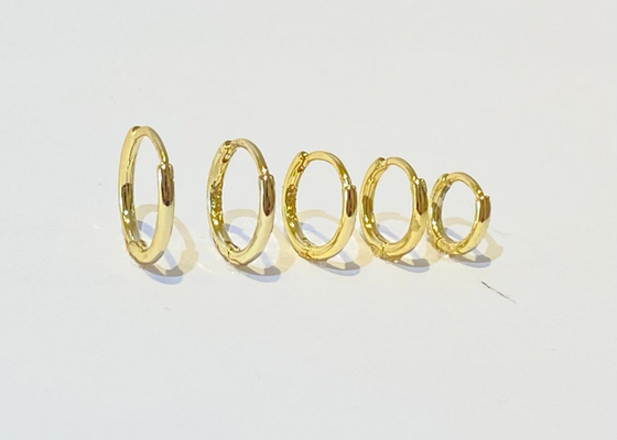 серьги Huggie золота 9k 6mm 12mm, OEM серег обруча Huggie лакомства 10mm