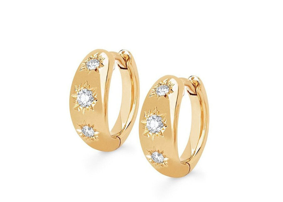серьги обруча Huggie золота размера 12mm с отрезком круга 0.16ct CZ